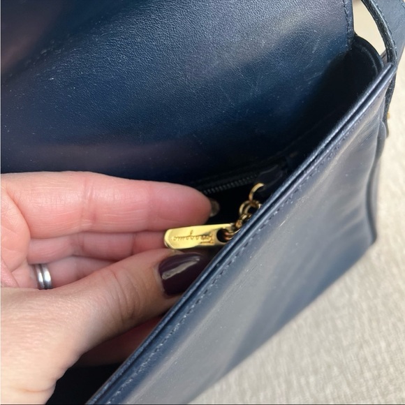 Salvatore Ferragamo Vintage Navy Handbag Crossbody bag - Picture 11 of 11